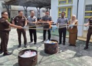 Kejari Meranti Musnahkan Barang Bukti Rampasan dari Tindak Pidana Sepanjang Lima Bulan Terakhir