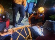 Enam Remaja Terjebak di Air Terjun Sarasah, Tim SAR Berhasil Lakukan Evakuasi