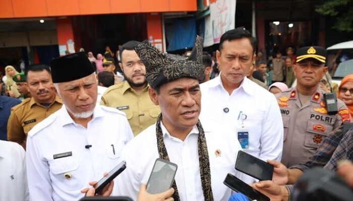 Kunjungi Pasar Lubuk Buaya, Menteri Pertanian Pantau Harga Pangan di Padang