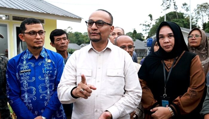 Dirjen Perumahan Pedesaan Tinjau Huntap Terpadu, Imbau Warga Jaga Lingkungan dan Ketahanan Pangan