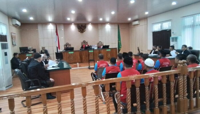 12 Terdakwa Kerusuhan PT SSL Jalani Sidang Perdana di PN Pekanbaru