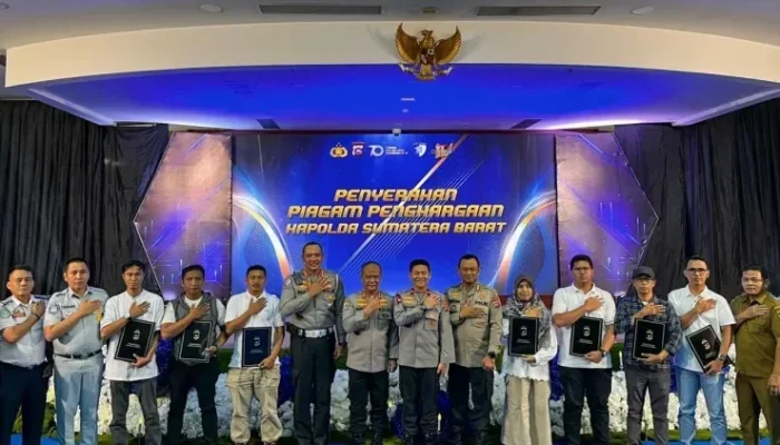 Tujuh Fotografer Terbaik Raih Hadiah Jutaan Rupiah Lomba Polantas Sumbar Rancak Bana