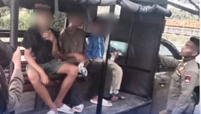 Laporan Warga, Satpol PP Temukan Anak-Anak Ngelem di Belakang Bank Nagari Padang
