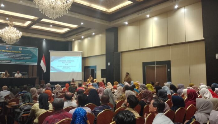 Memperkuat Ekonomi, Pemko Padang Biayai Sertifikasi BNSP Pengurus Koperasi Kompeten