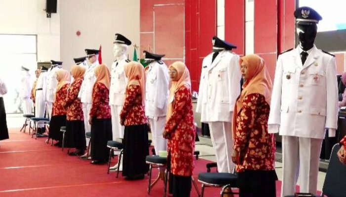 Lomba HUT ke-26 DWP Padang, Istri Lurah Adu Pasang Atribut PDU