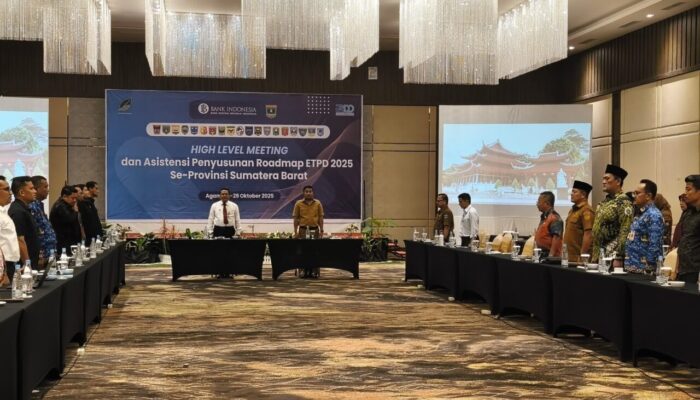 Pasaman Barat Komitmen Transformasi Digital, Ihpan Hadiri High Level Meeting TP2DD di Bukittinggi
