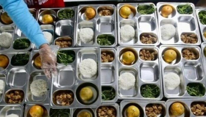 Guru Laporkan Ayam Bau, Ini Menu MBG di Pariaman Picu Siswa Sakit