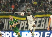 Rekor Penonton Terpecahkan, Duel Klasik Persebaya vs Persija Bikin GBT Bergemuruh