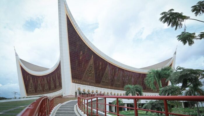 Jaga Ikon Wisata Religi, Pemprov Sumbar Kucurkan Rp 4,7 Miliar untuk Pemeliharaan Masjid Raya