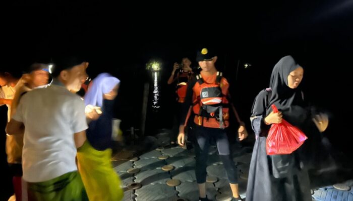 Kapal Pembawa 90 Santri di Meranti Mati Mesin, Seluruh Penumpang Berhasil Dievakuasi