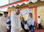 Pemko Padang Serahkan Bantuan Alat Band Lengkap ke Sejumlah SMP