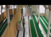 Pencuri Kotak Amal Masjid di Payakumbuh Beraksi Saat Masjid Sepi, Terekam Jelas di CCTV