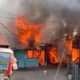 Kobaran api melahap belasan rumah warga di Pasar Gadang, Padang Selatan, Kamis (9/10/2025). (ist)