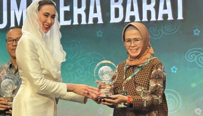 Pariwisata Halal Sumbar Kian Dikenal, Raih Dua Penghargaan Nasional di IMTI 2025