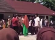 Diduga Tampar Murid, Ratusan Siswa Mogok Sekolah