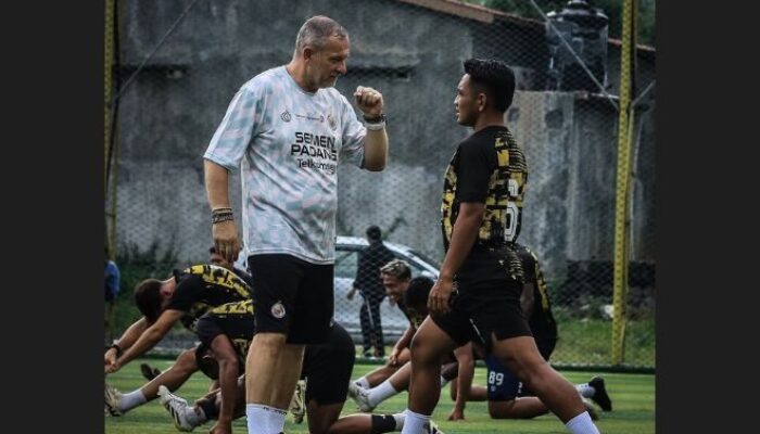Misi Mencuri Poin Semen Padang FC Tiba di Ternate, Siap Hadapi Malut United