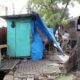Satpol PP Kota Padang melaksanakan penertiban intensif terhadap lapak-lapak PKL yang ditinggalkan di fasilitas umum. (Foto: Istimewa)