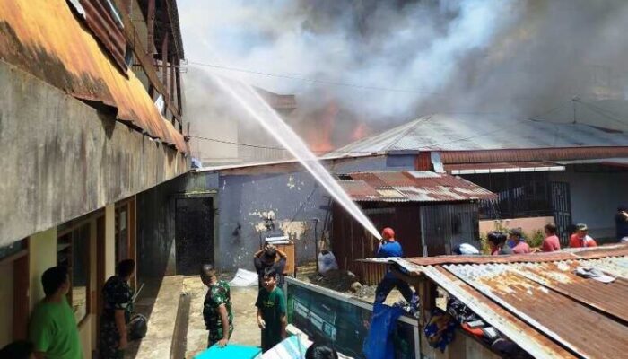 Jago Merah Mengamuk di Kawasan Padat Bukittinggi, 7 Keluarga Kehilangan Tempat Tinggal