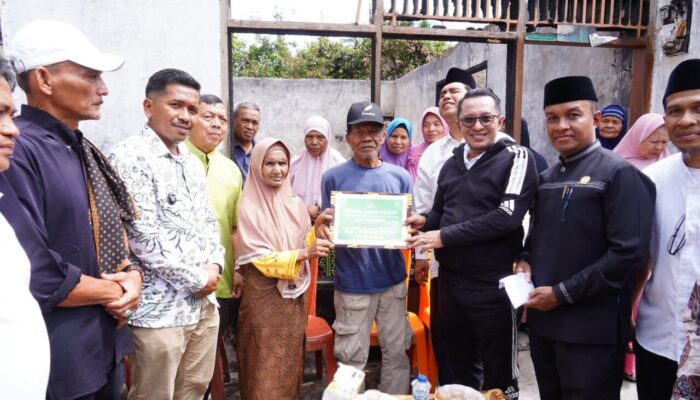 Korban Kebakaran di Tanjung Barulak Terima Bantuan Dari Pemda Tanah Datar