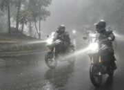 Waspada Musim Hujan, Honda Hayati Bagikan 5 Cari Aman untuk Pengendara Motor