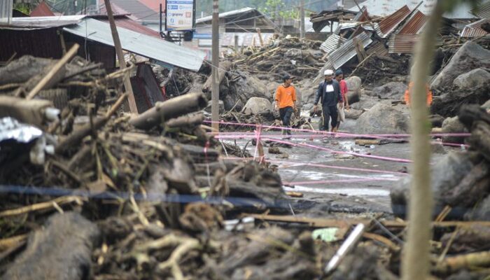 Dampak Banjir Padang, SMK Negeri Sediakan Perbaikan Mobil–Motor Gratis