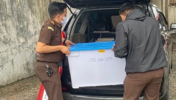 Kejari Padang Geledah Kantor PT Benal, Usut Dugaan Kredit Fiktif Rp34 Miliar
