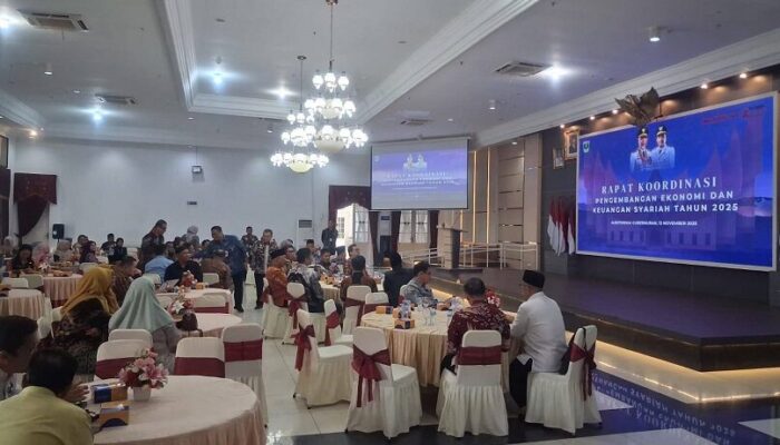Pasaman Barat Tegaskan Komitmen di Rakor PEKS Sumatera Barat 2025