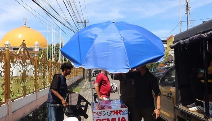Belasan Lapak PKL di Jalur Bypass Padang Diangkut Satpol PP