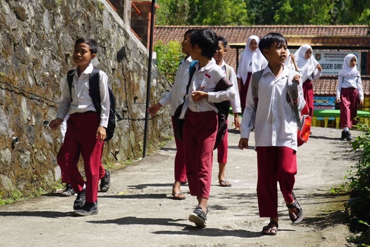 Anak sekolah dasar. (Foto:Kompas)