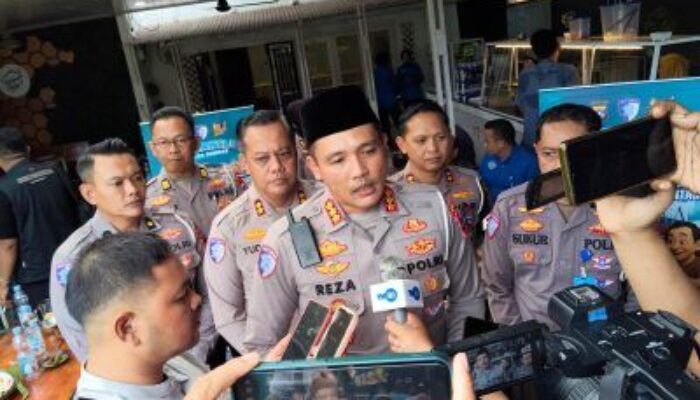 Polda Sumbar Imbau Warga Tunda Perjalanan, Sejumlah Ruas Utama Lumpuh Total