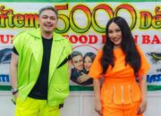 Chemistry Titi DJ dan Thomas Djorghi Bersinar di MV Bertema Persahabatan Ceria Ini