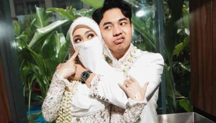 Profil Tinandrose, Penulis Puitis yang Kini Menjadi Istri Fiki Naki