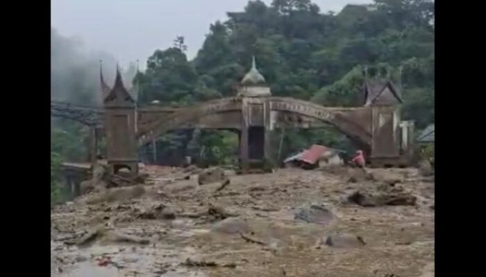 Silaing Dihantam Galodo, Akses Padang-Padang Panjang Putus Total