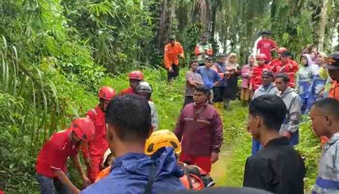 Sungai Salareh Aia Meluap, 10 Warga Ladang Selamat Dievakuasi Tim SAR Gabungan