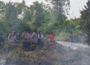 Karhutla di Kampar, Wakapolda Riau & Kapolres Turun Langsung Pimpin Pemadaman!