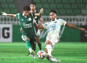 10 Pemain PSPS Bertahan Heroik! Derby Sumatera Klasik Kembali Tanpa Pemenang