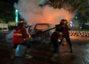 Mobil Terbakar di Parkiran Rumah Sakit Siti Rahmah Padang, Satu Terios Ludes