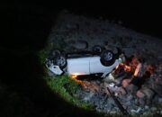 Toyota Raize Terpental ke Danau Singkarak Usai Tabrakan, 2 Mahasiswa Luka-luka