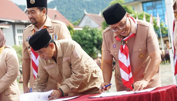 Perkuat Integritas Demokrasi, Bawaslu Sumbar dan Kwarda Pramuka Teken MoU