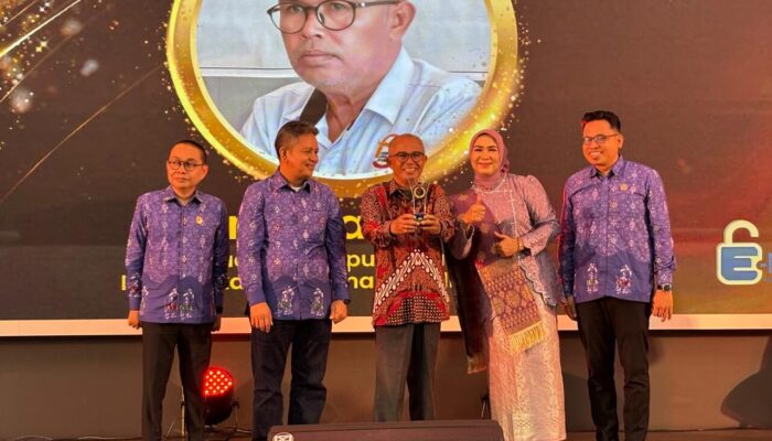 Ketua PJKIP Sumbar Almudazir Raih Penghargaan Achievement Motivation Person dari KI