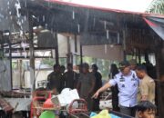 Tim Gabungan SK4 Padang Bongkar Bangunan Liar di Kubu Marapalam