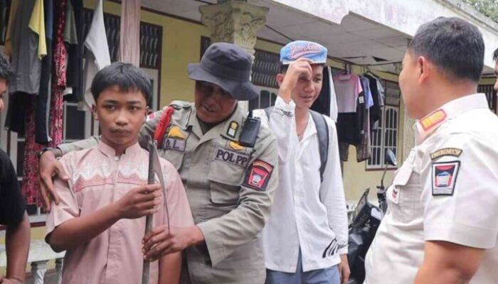 Bolos Sekolah dan Bawa Sajam, Puluhan Pelajar Diamankan Satpol PP Padang