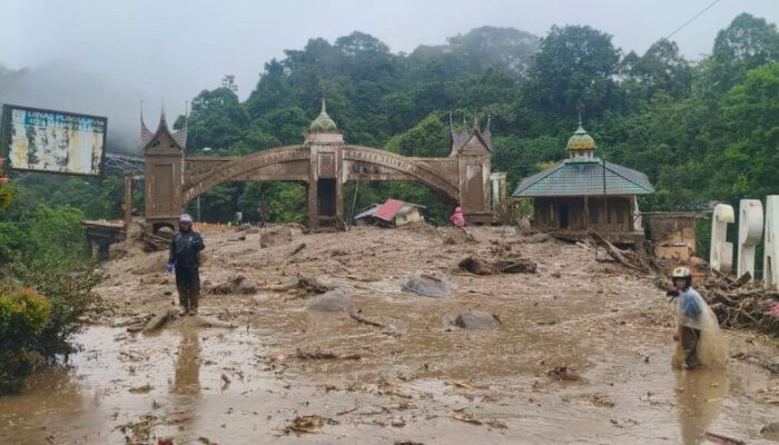 Galodo Terjang Padang Panjang, Pencarian Warga Tertimbun di Silaing Terus Dilakukan