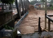 Lubuk Minturun Terisolir, Banjir Bandang dan Longsor Rusak Permukiman