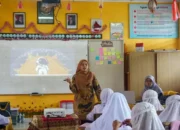 Siswa SD Payakumbuh Diajak UNP Pahami Jejak Karbon Demi Sukseskan FOLU Net Sink 2030
