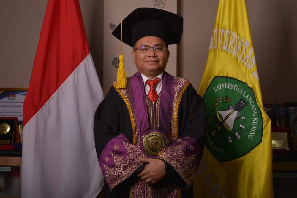 Rektor Universitas Lancang Kuning (Unilak), Prof. Junaidi. (ist/ Media Center Riau)