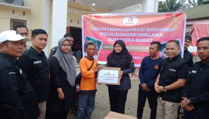 Bawaslu RI Salurkan Logistik Darurat ke Agam dan Tanah Datar