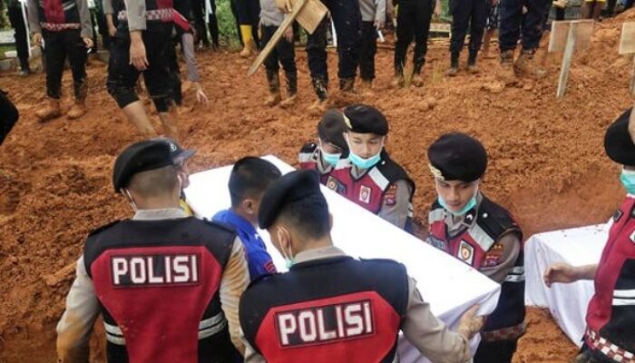 24 Jenazah Korban Bencana Sumbar yang Belum Teridentifikasi Dimakamkan
