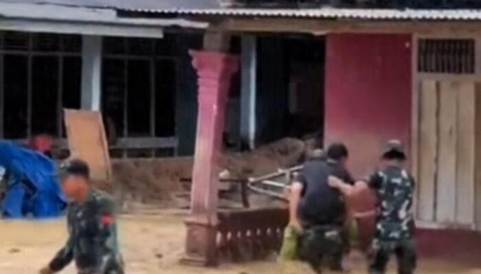 Pascabanjir Kapalo Koto Pauh Robohkan Rumah, Warga Minta Alat Berat