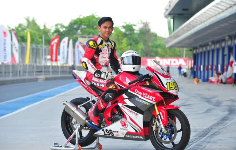 Awhin Sanjaya, pembalap yang meninggal dunia di Final Sumatera Cup Prix 2025 di Sirkuit Zabaq Jambi. (ist)